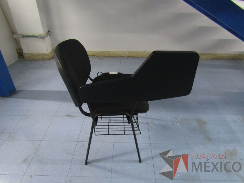 Lote 080 - Silla con paleta, asiento y respaldo en tela color negro - Imagen 3