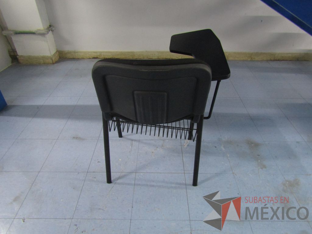 Lote 080 - Silla con paleta, asiento y respaldo en tela color negro - Imagen 4