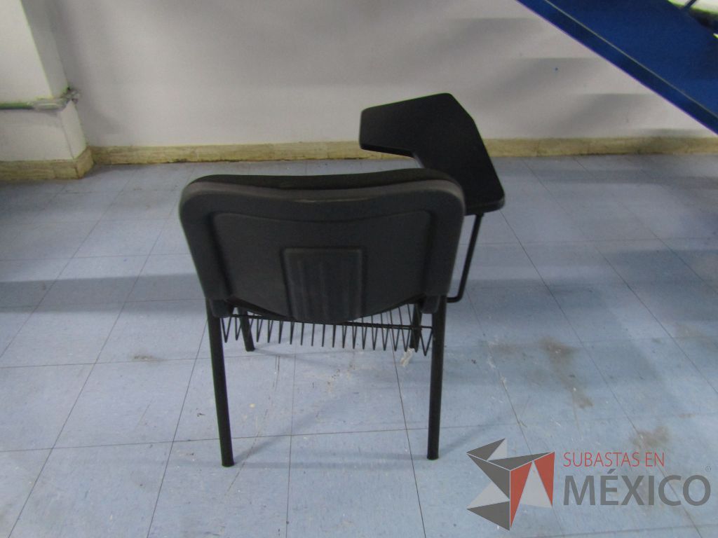Lote 080 - Silla con paleta, asiento y respaldo en tela color negro - Imagen 5