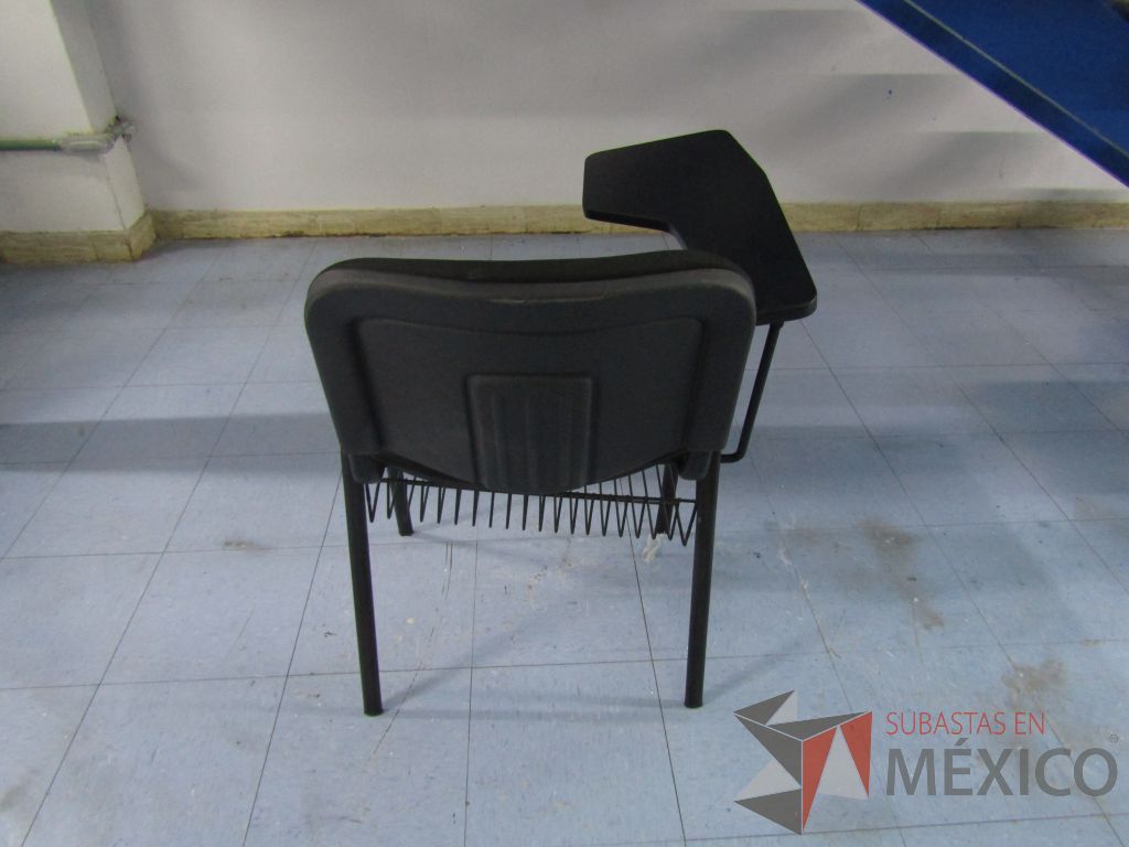 Lote 080 - Silla con paleta, asiento y respaldo en tela color negro - Imagen 6