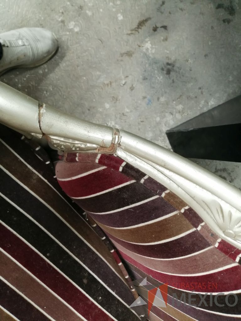 Lote 119 - Sillón de 1 plaza en tela con rayas color vino (Antigüedad Austriaco) - Imagen 2