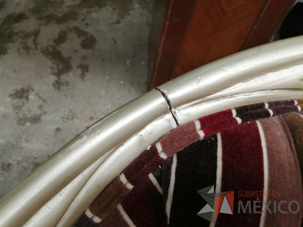 Lote 119 - Sillón de 1 plaza en tela con rayas color vino (Antigüedad Austriaco) - Imagen 4