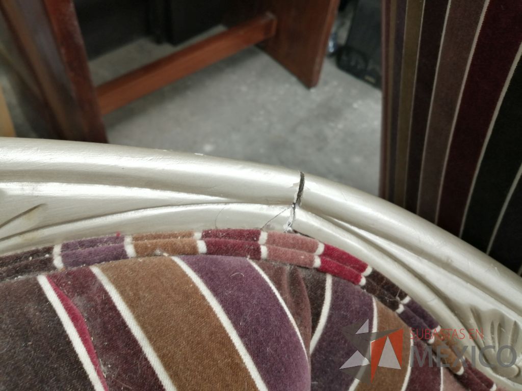 Lote 119 - Sillón de 1 plaza en tela con rayas color vino (Antigüedad Austriaco) - Imagen 5