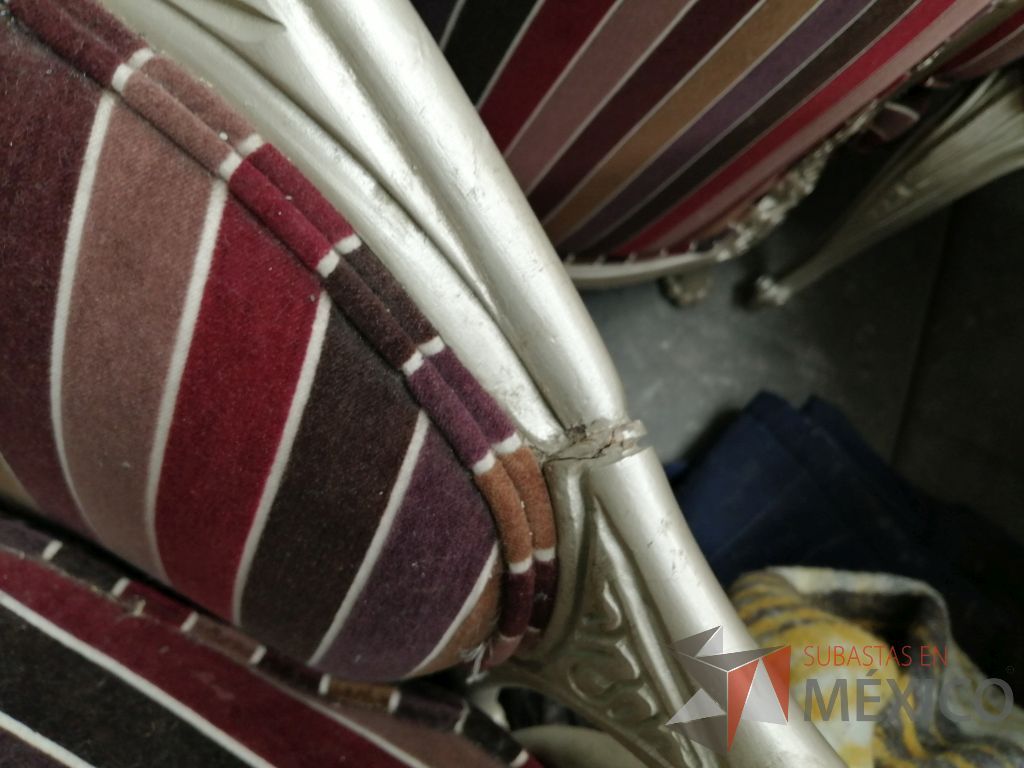 Lote 119 - Sillón de 1 plaza en tela con rayas color vino (Antigüedad Austriaco) - Imagen 6