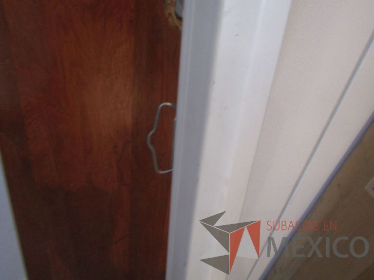 Lote 017 - Lote de 2 pantallas manuales para proyector, 1 de 220 cm y la otra de 185 cm - Imagen 11