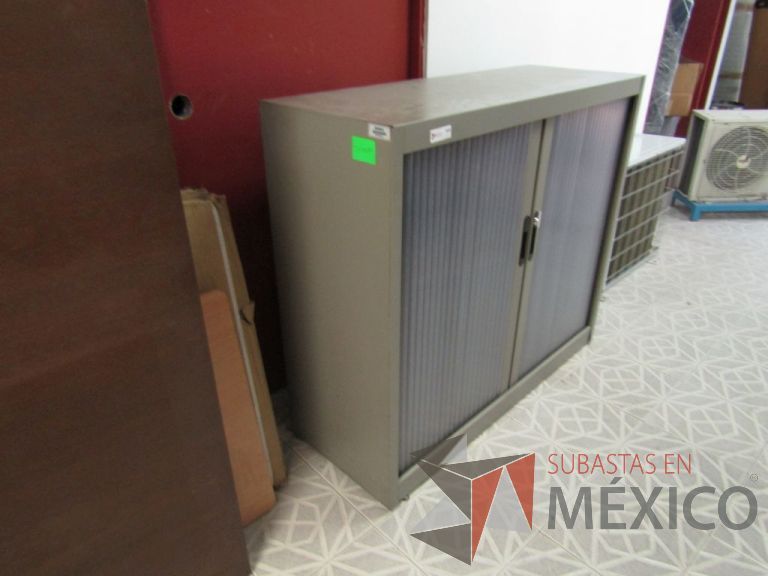 Lote 042 - Gabinete horizontal de 2 puertas corredizas con 1 entrepaño - Imagen 2