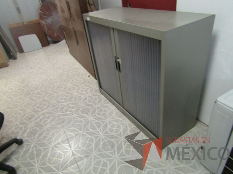 Lote 042 - Gabinete horizontal de 2 puertas corredizas con 1 entrepaño - Imagen 3