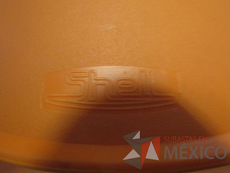 Lote 202 - Silla fija alta marca Shell, asiento y respaldo en plástico color naranja, base metálica - Imagen 5