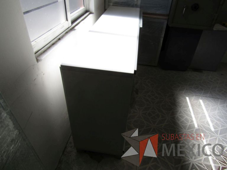 Lote 066 - Mueble tipo madera con 8 compartimientos - Imagen 5