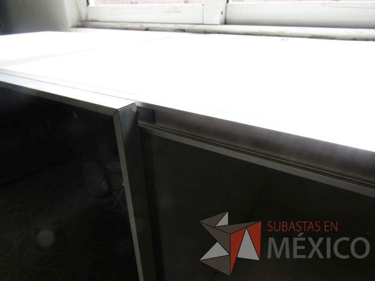 Lote 066 - Mueble tipo madera con 8 compartimientos - Imagen 7