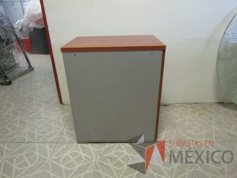 Lote 072 - Archivero vertical de 3 cajones, cubierta tipo madera - Imagen 5