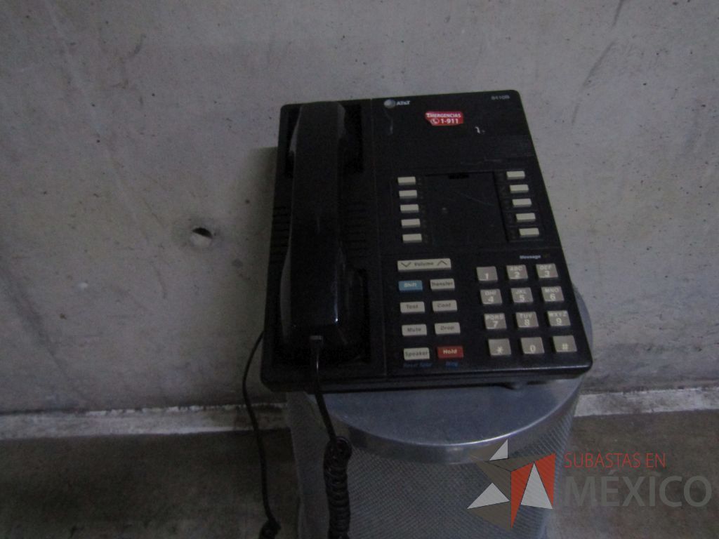 Lote 004 - 14 Teléfonos de diferentes modelos, 3 módems y 5 Diademas - Imagen 29