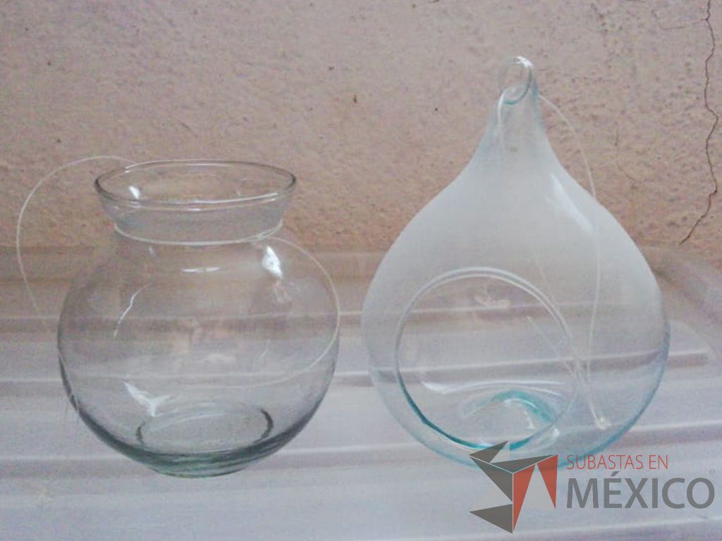 Lote 012 - 86 Esferas y 5 gotas de cristal colgantes para decoración o terrario