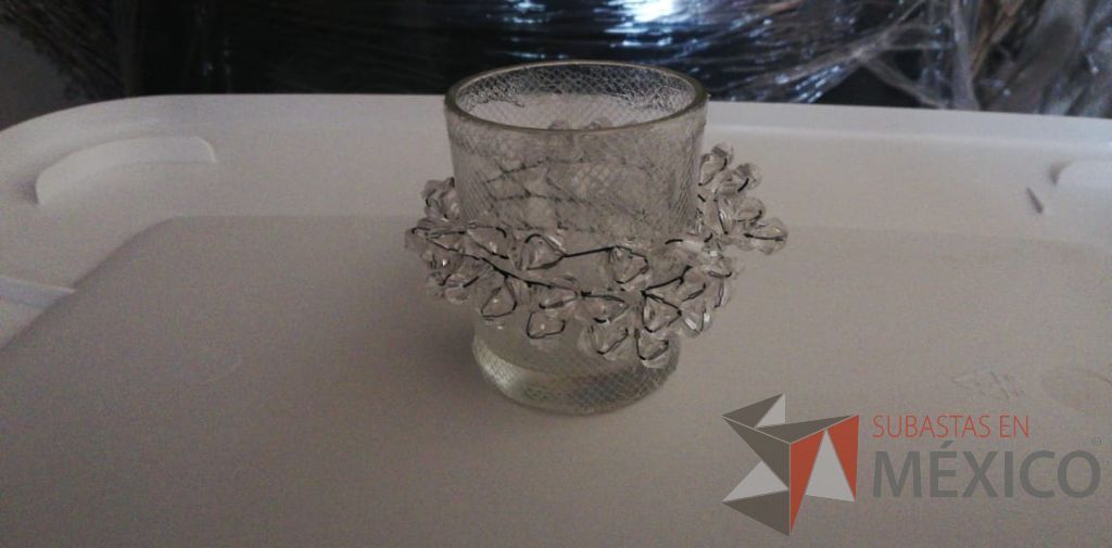 Lote 011 - 40 Candelabros con cristales y cuentas de 7 cms alto, 19 blancos y 21 dorados - Imagen 3