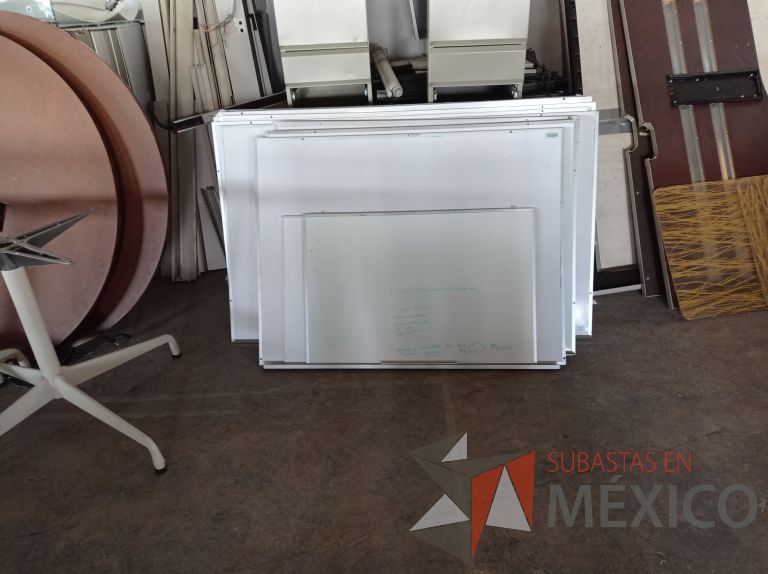 Lote 009 - 15 Pizarrones blancos varias medidas