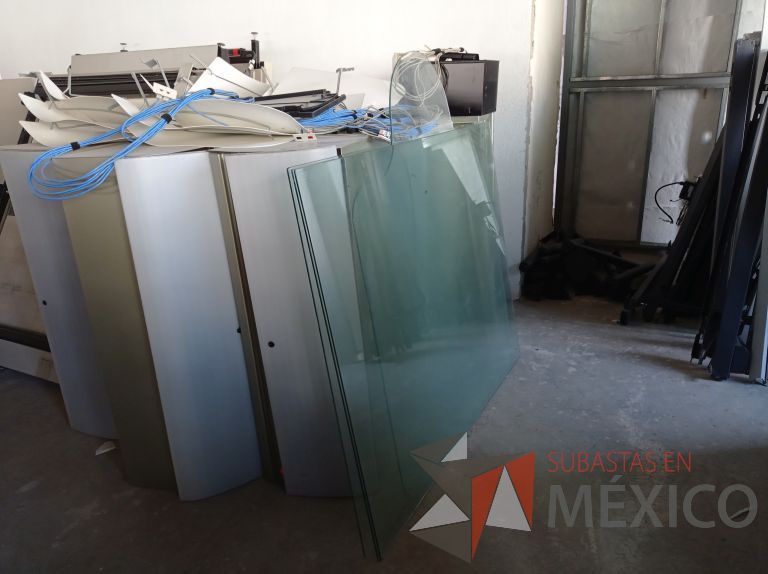 Lote 010 - 7 Vidrios de diferentes modelos