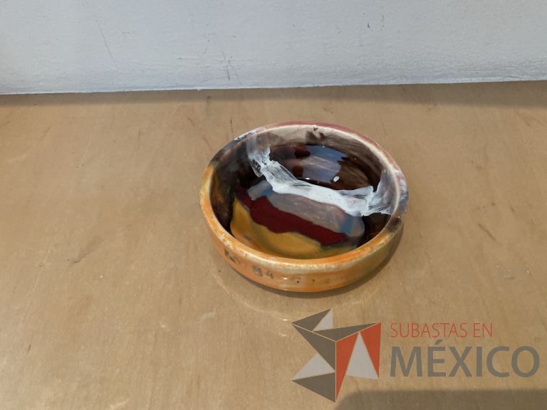Lote 015 - Set con: 2 porta velas, 1 perfumero, 2 ceniceros, 2 macetas y 1 porta botellas - Imagen 16