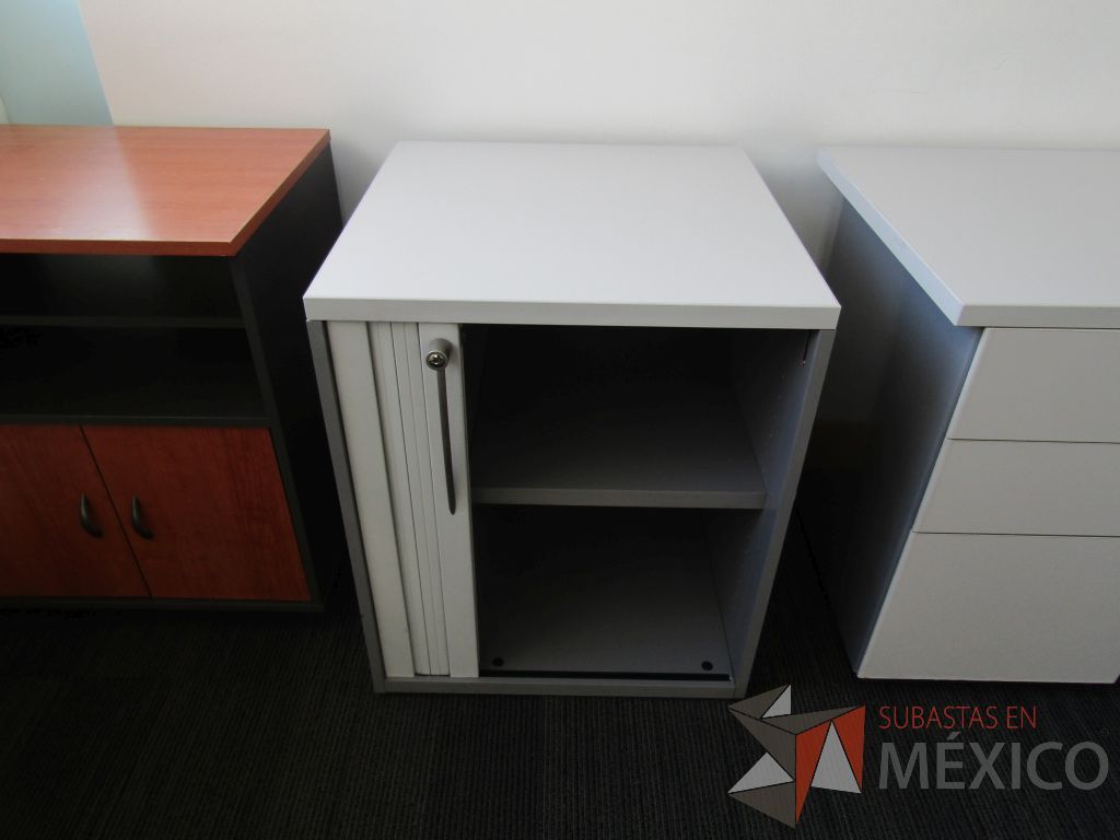 Lote 007 - 2 Gabinetes con 1 puerta corrediza y 1 entrepaño - Imagen 3