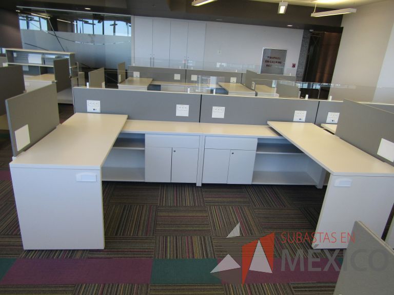 Lote 049 - Estación de trabajo para 12 personas - Imagen 9