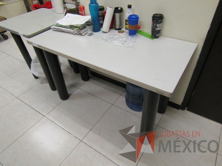 Lote 038 - Mesa de trabajo - Imagen 3
