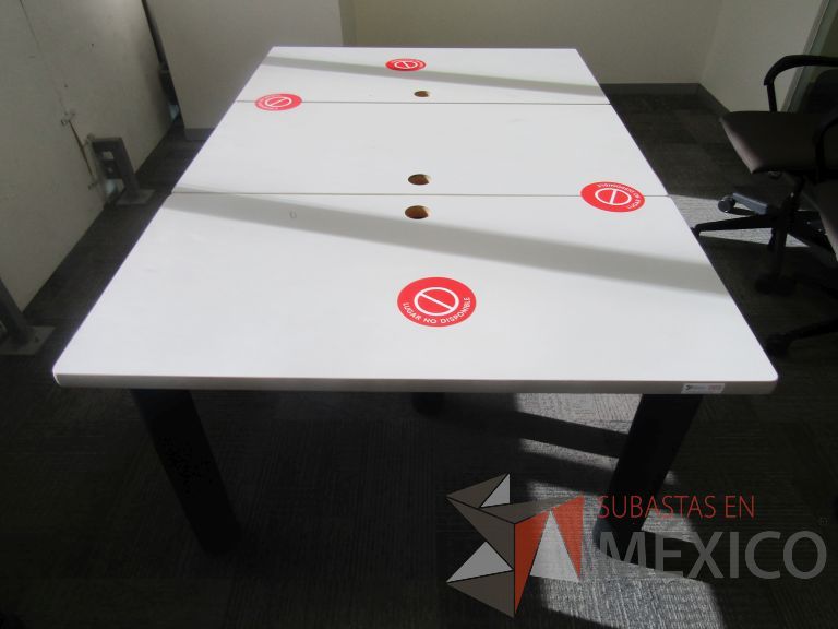 Lote 065 - Mesa de sala de juntas para 6 personas, conformada con 3 cubiertas - Imagen 3