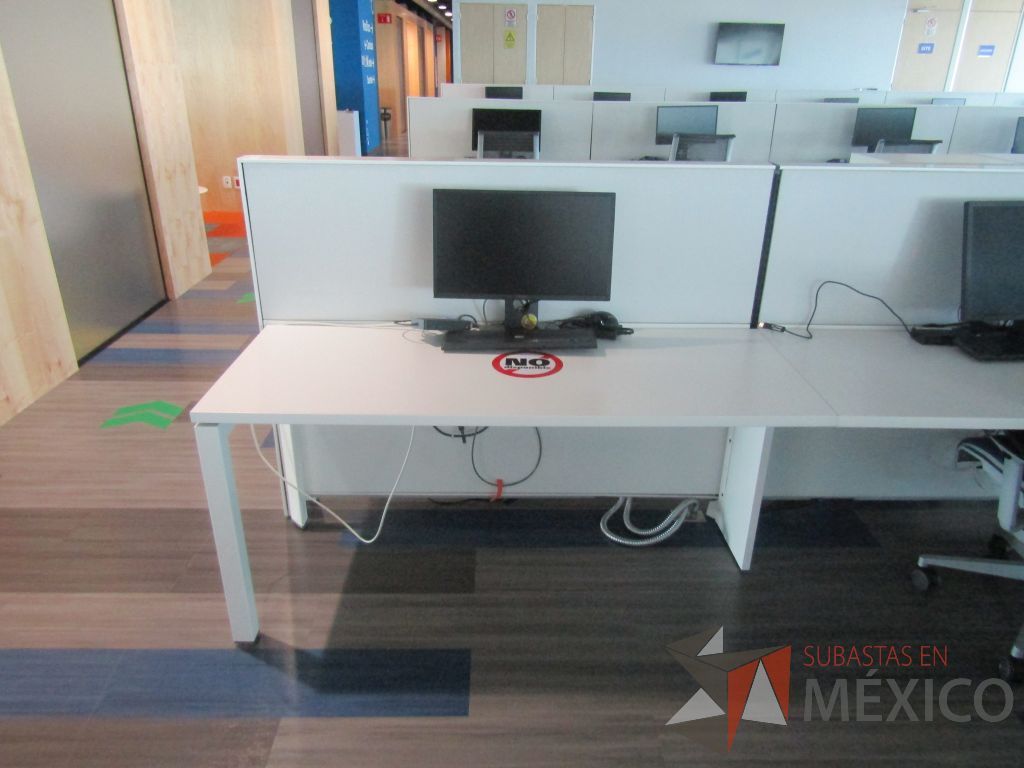 Lote 007 - Estación de trabajo para 12 personas - Imagen 4
