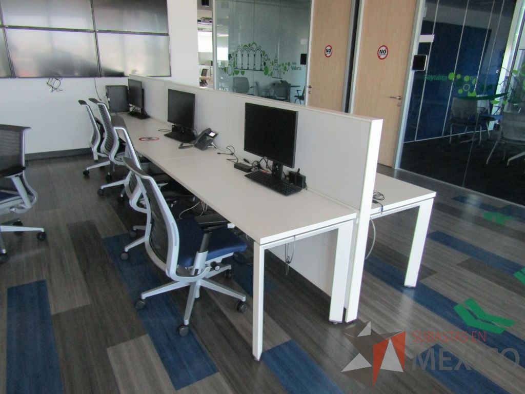 Lote 020 - Estación de trabajo para 6 personas - Imagen 3