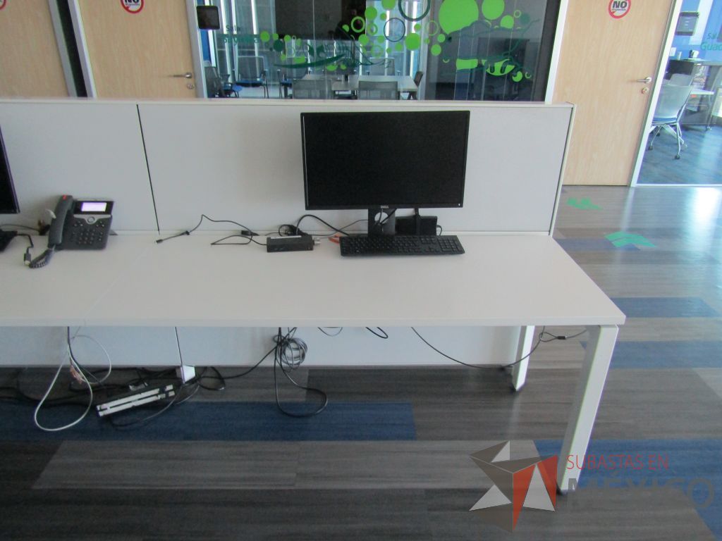 Lote 020 - Estación de trabajo para 6 personas - Imagen 4