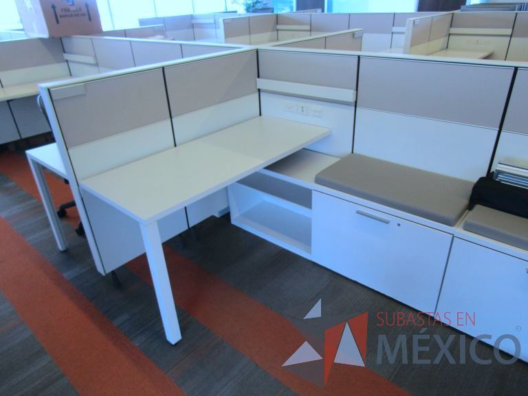 Lote 003 - Estación de trabajo para 14 personas con mampara baja - Imagen 5