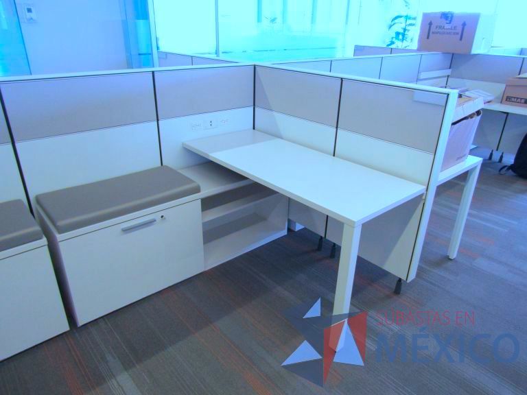 Lote 003 - Estación de trabajo para 14 personas con mampara baja - Imagen 11