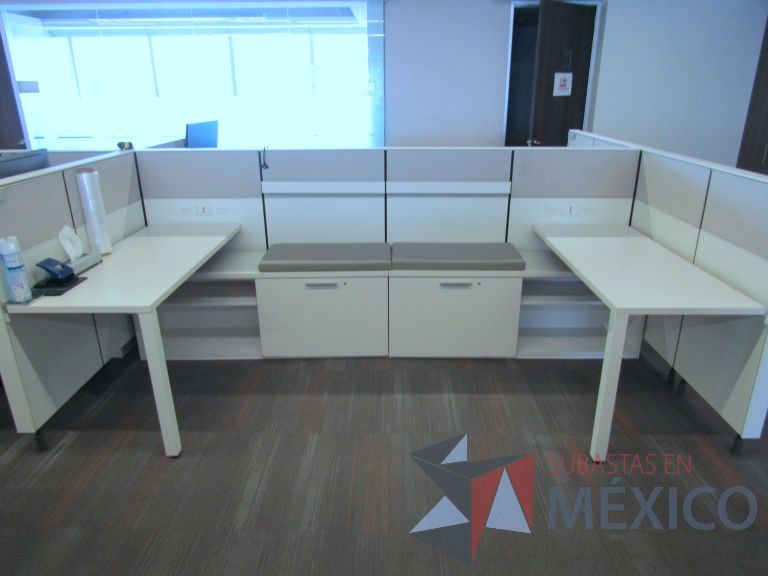 Lote 003 - Estación de trabajo para 8 personas con mampara baja - Imagen 7