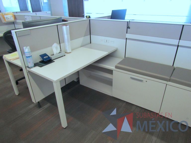Lote 003 - Estación de trabajo para 8 personas con mampara baja - Imagen 8