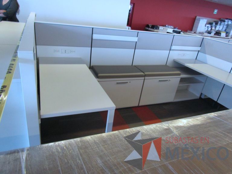 Lote 003 - Estación de trabajo para 8 personas - Herman Miller