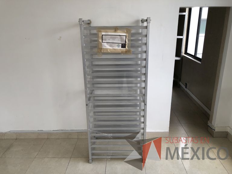 Lote 042 - Rack de acero inoxidable