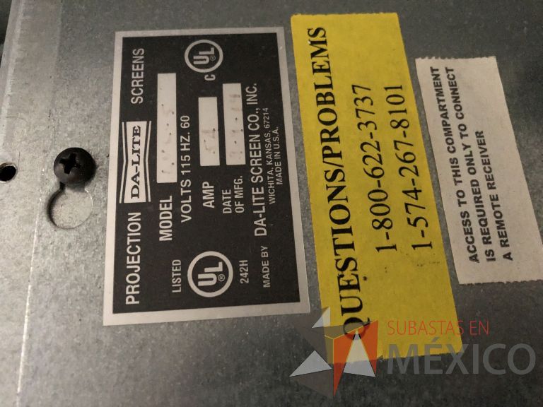 Lote 047 - 4 Pantallas para proyector de diferentes marcas y modelos - Imagen 9