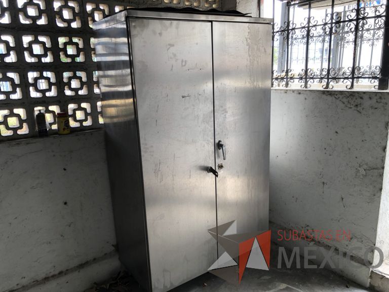Lote 050 - Gabinete de 2 puertas