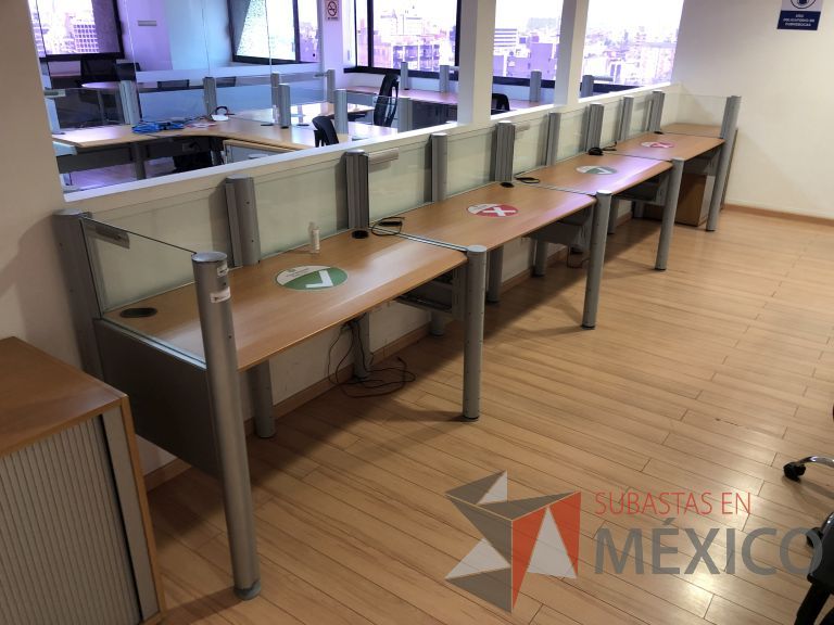 Lote 014 - Estación de trabajo lineal para 4 personas - Imagen 2