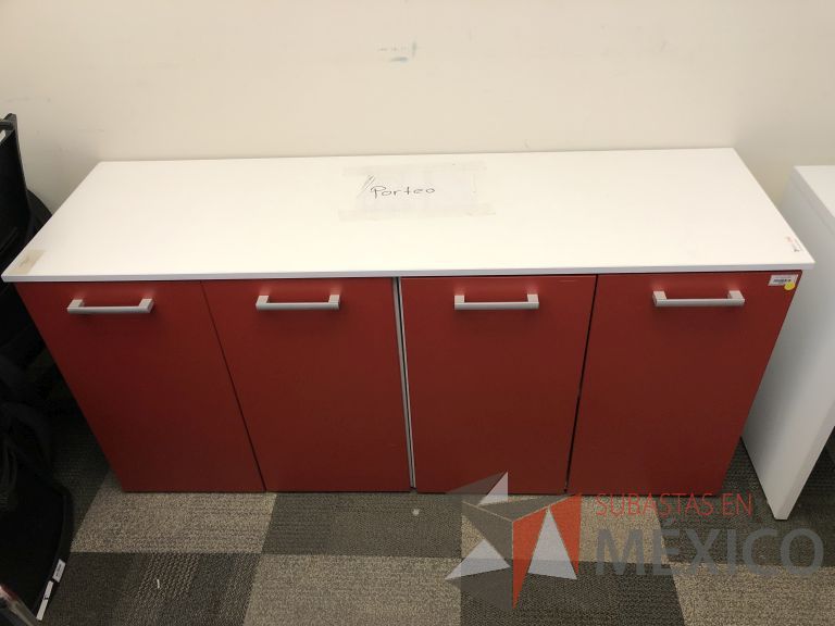 Lote 056 - Credenza con 4 puertas - Imagen 3