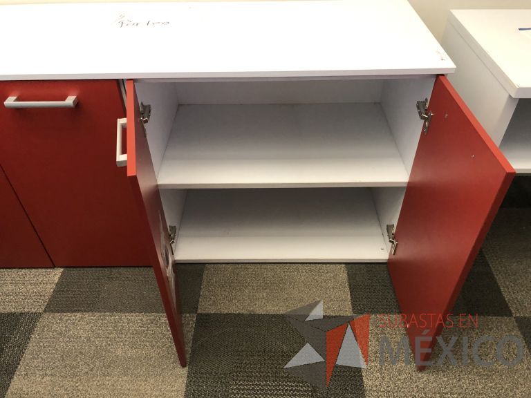 Lote 056 - Credenza con 4 puertas - Imagen 5