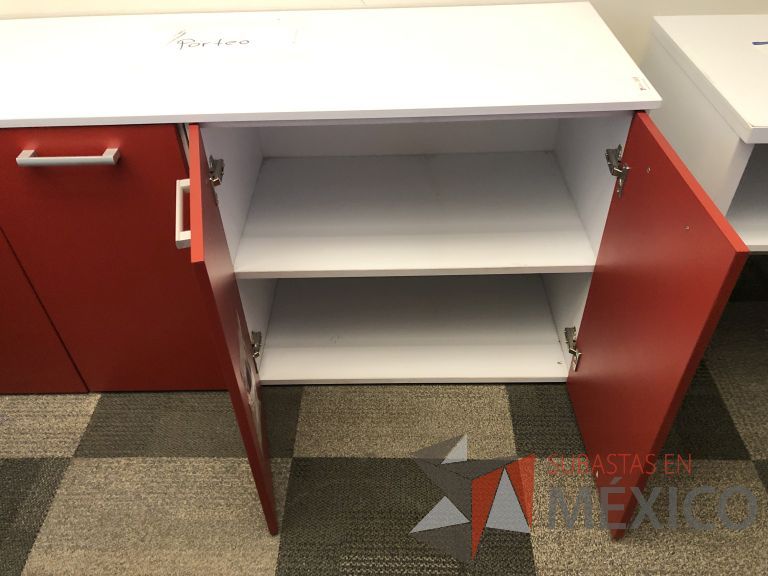 Lote 056 - Credenza con 4 puertas - Imagen 6