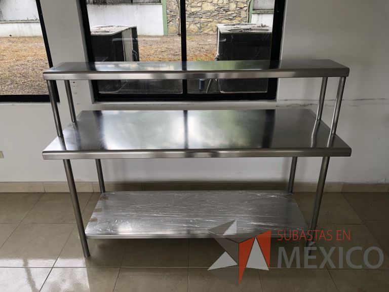 Lote 041 - Mesa de trabajo con 1 repisa y 1 entrepaño - Imagen 4