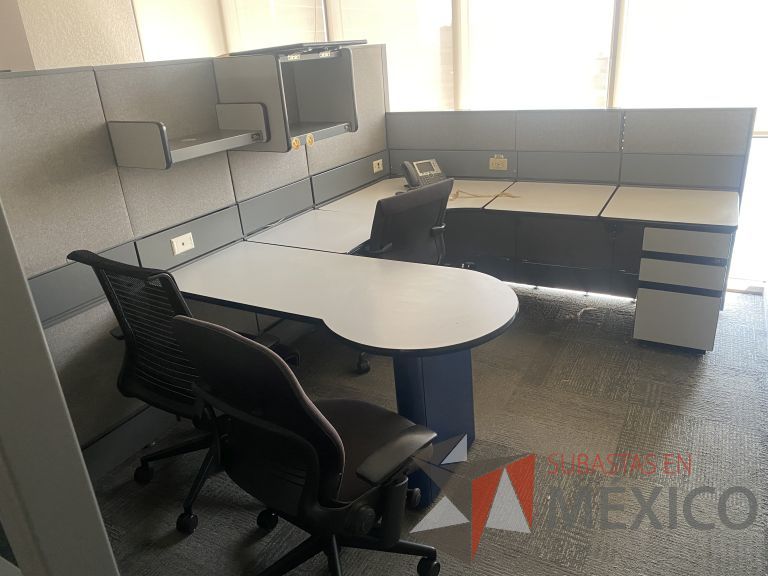 Lote 002 - Estación de trabajo gerencial para 2 personas con 2 archiveros de pedestal - Imagen 6