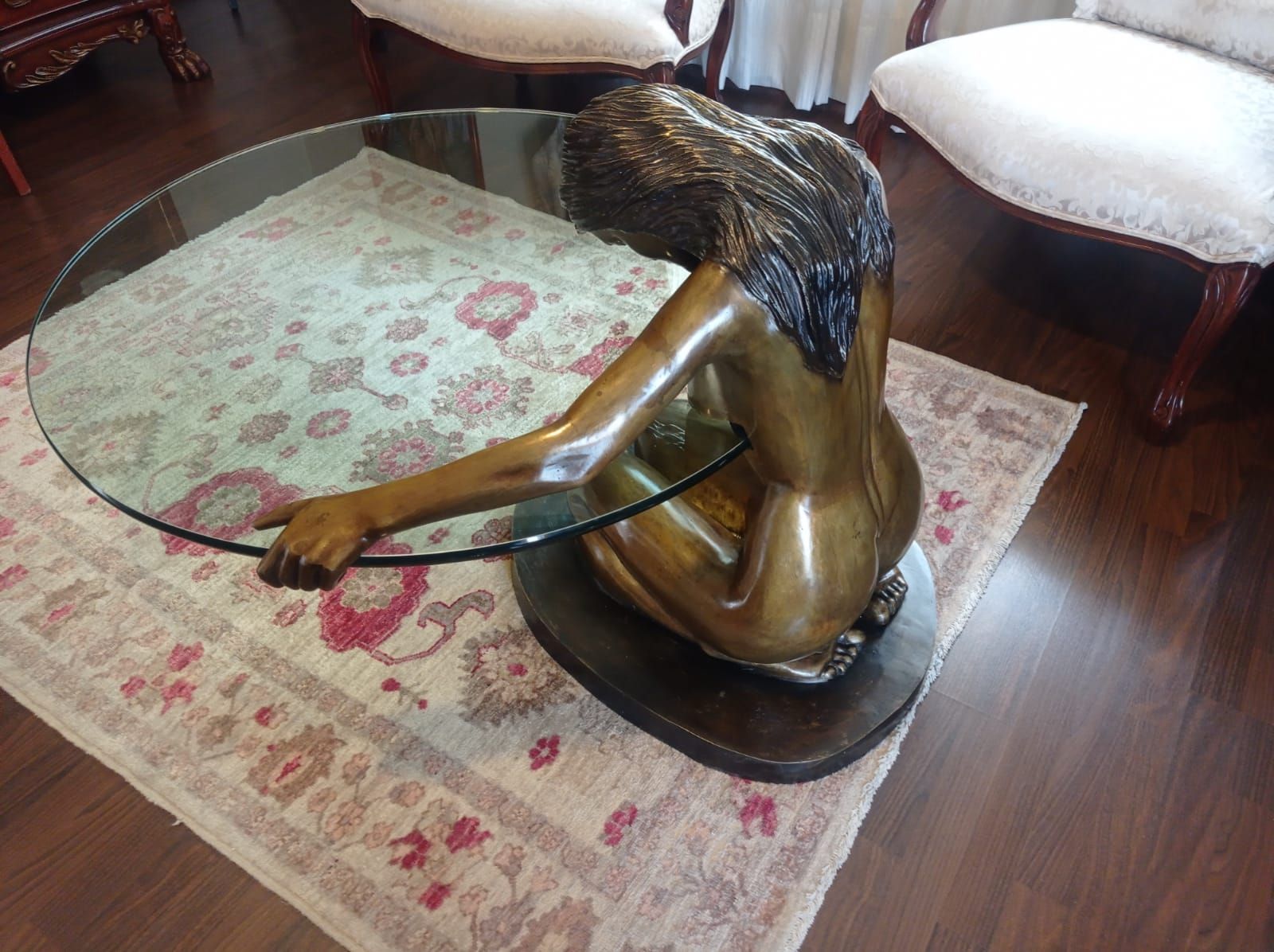 Lote 023 - Mesa mujer - Sin firma - Bronce y Vidrio - Imagen 8