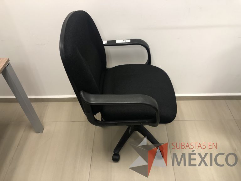 Lote 029 - Sillas ejecutivas con ruedas, asiento y respaldo - Imagen 3