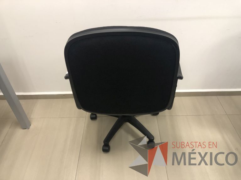 Lote 029 - Sillas ejecutivas con ruedas, asiento y respaldo - Imagen 4