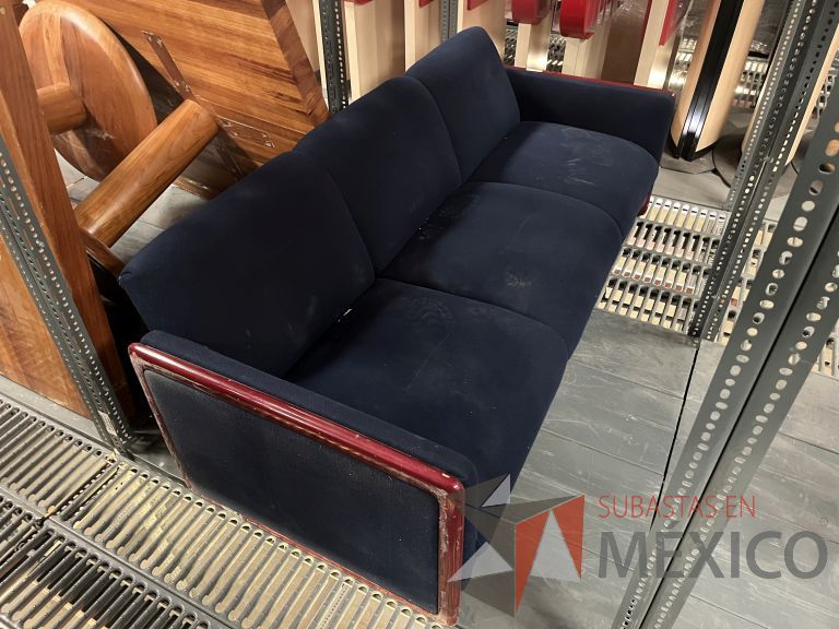 Lote 066 - Sillón de 3 plazas