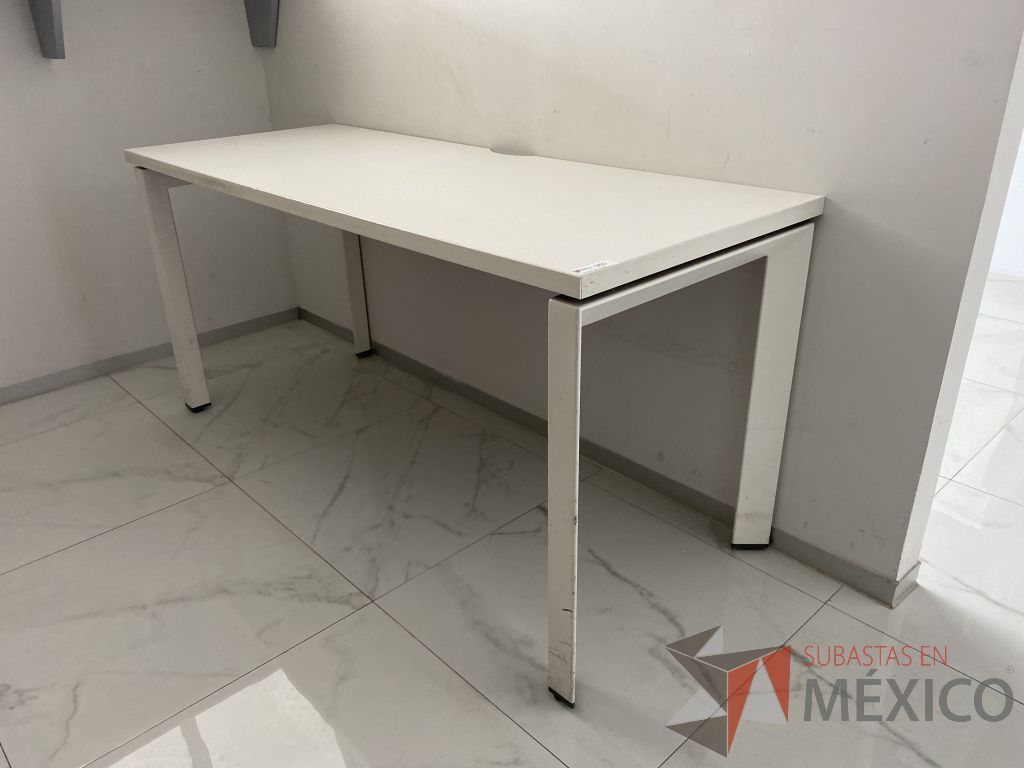 Lote 022 - Mesa de trabajo rectangular - Imagen 4