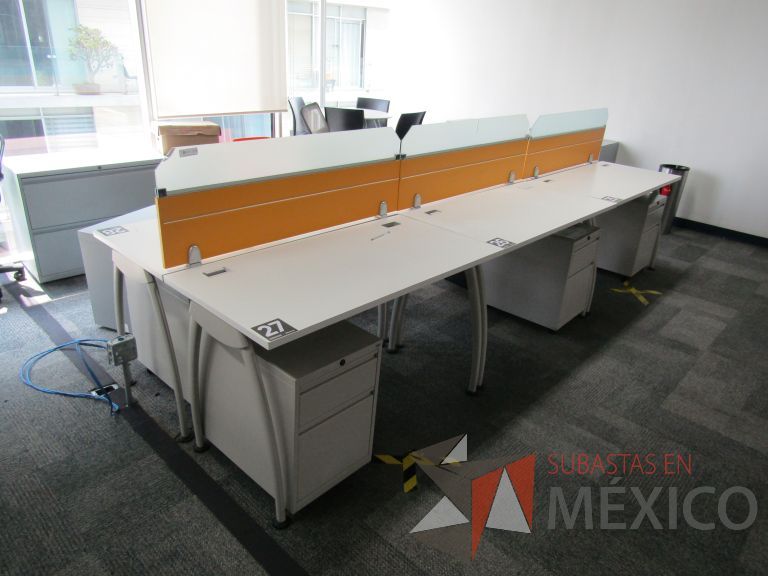 Lote 208 - Estación de trabajo para 6 personas - Imagen 4