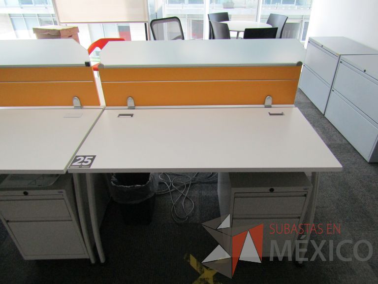 Lote 208 - Estación de trabajo para 6 personas - Imagen 8