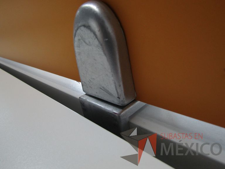 Lote 208 - Estación de trabajo para 6 personas - Imagen 13
